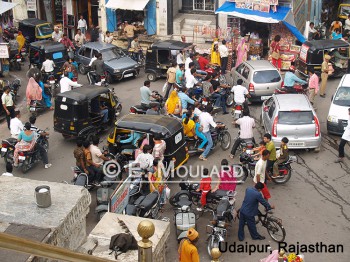 india,traffic,driving,highway code,rules,car,bus,public transportation,driving left,permitted,metro,road network,accidents,road,street,cows,goats,rickshaws